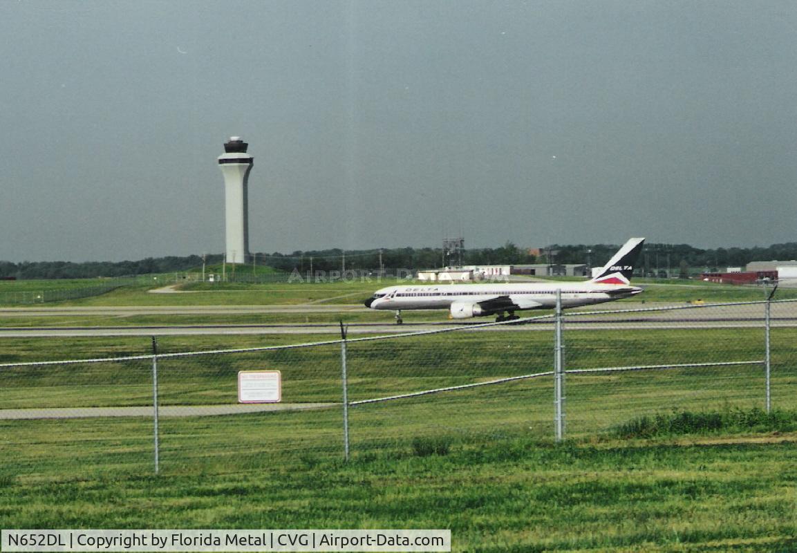 N652DL, 1989 Boeing 757-232 C/N 24392, Delta