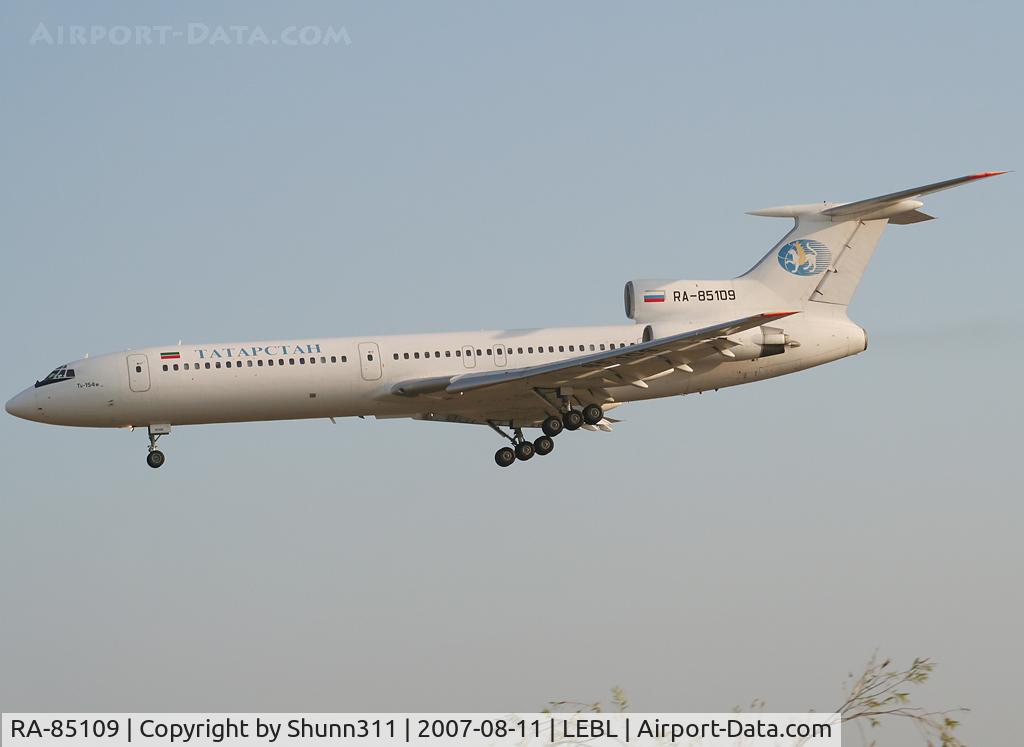 RA-85109, 1984 Tupolev Tu-154M C/N 88A790, Landing 25L