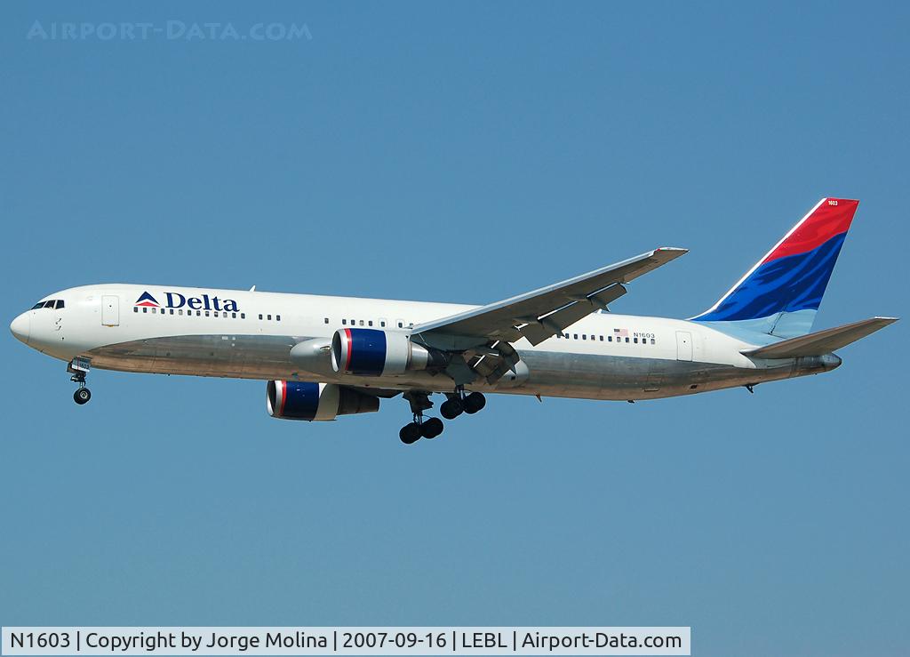 N1603, 1999 Boeing 767-332 C/N 29695, 