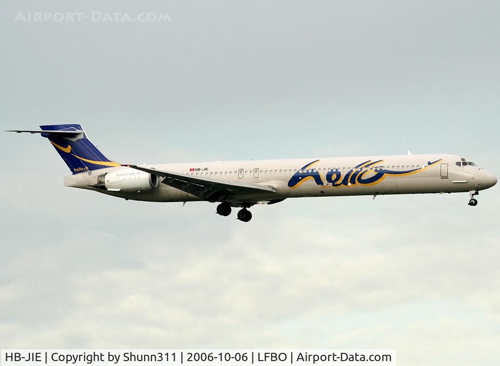 HB-JIE, 1996 McDonnell Douglas MD-90-30 C/N 53461, Landing rwy 14L