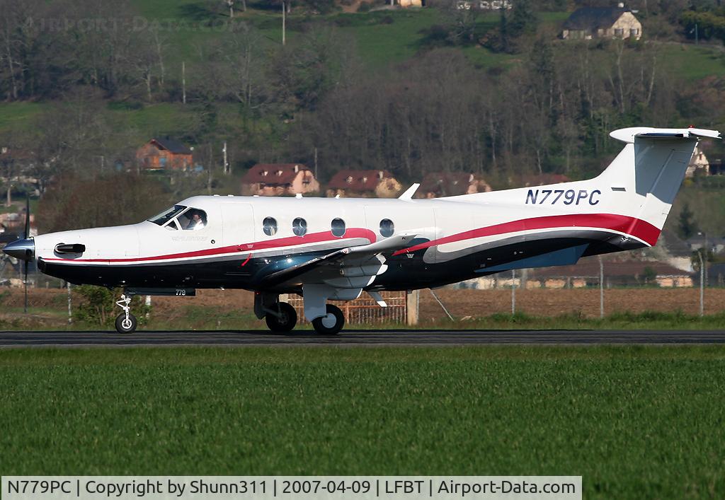 N779PC, 2007 Pilatus PC-12/47 C/N 779, Taxiing to the terminal...