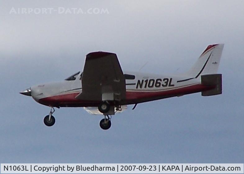 N1063L, 2006 Piper PA-28-181 C/N 2843644, Touch and Go