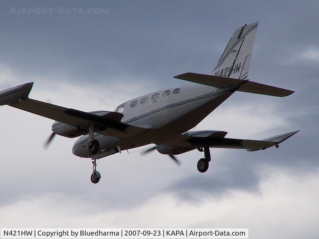 N421HW, 1974 Cessna 421B Golden Eagle C/N 421B0616, Landing 17L
