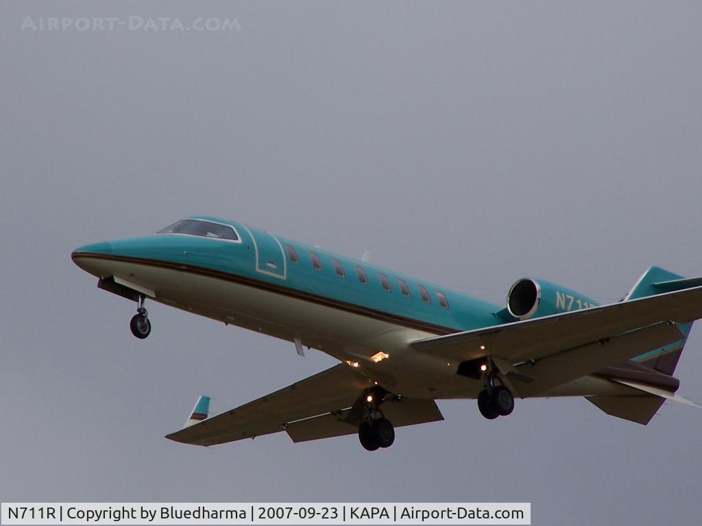 N711R, 1999 Learjet 45 C/N 049, Landing on 17L
