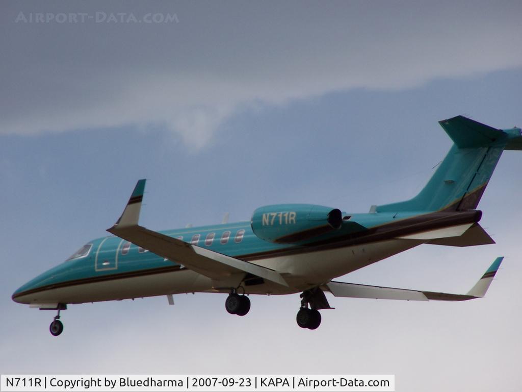 N711R, 1999 Learjet 45 C/N 049, Landing on 17L