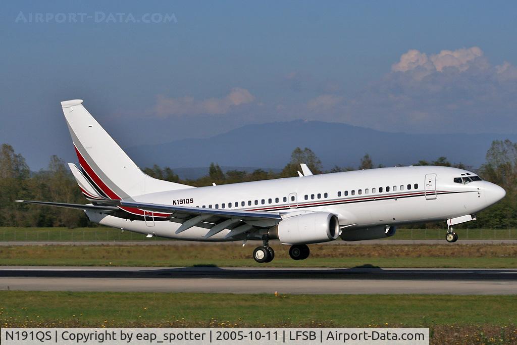 N191QS, 2000 Boeing 737-7BC C/N 30791, landing on rwy 16