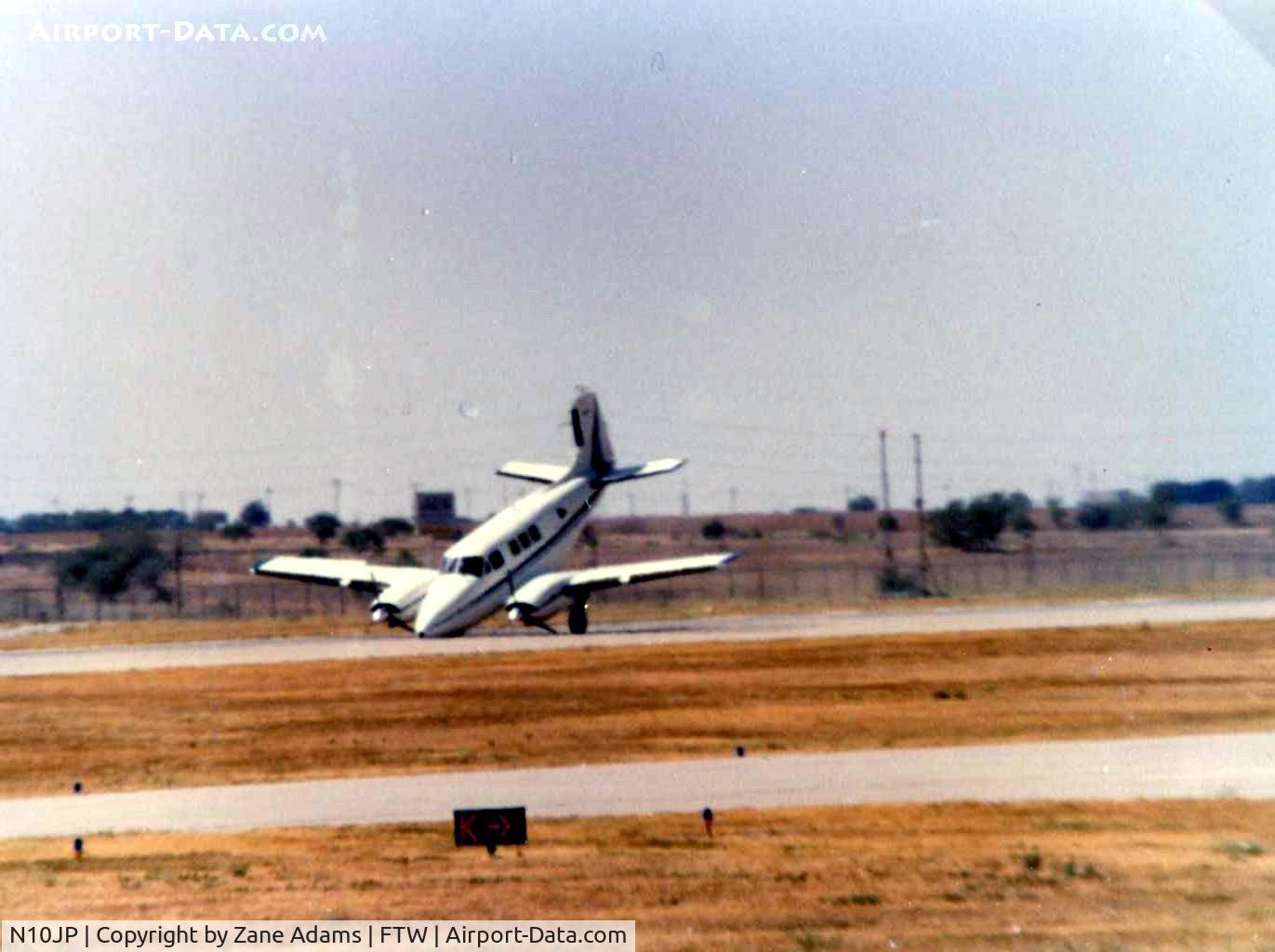 N10JP, 1973 Beech E90 King Air C/N LW-81, Emergency landing nose gear failure @1981