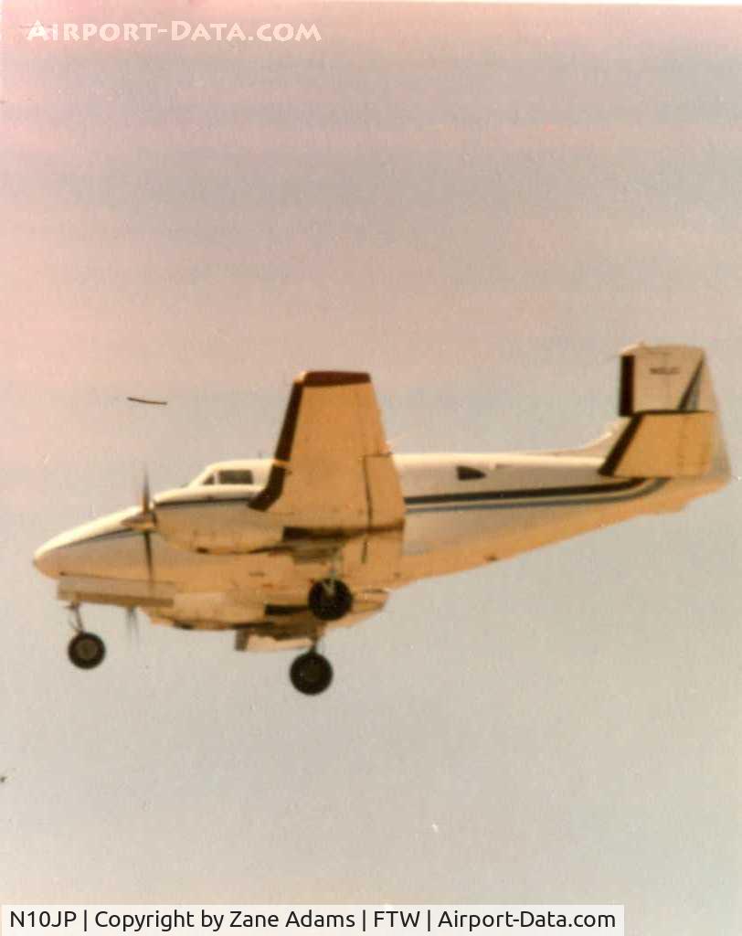 N10JP, 1973 Beech E90 King Air C/N LW-81, Emergency landing nose gear failure @1981 Notice gear...see other pictures for landing