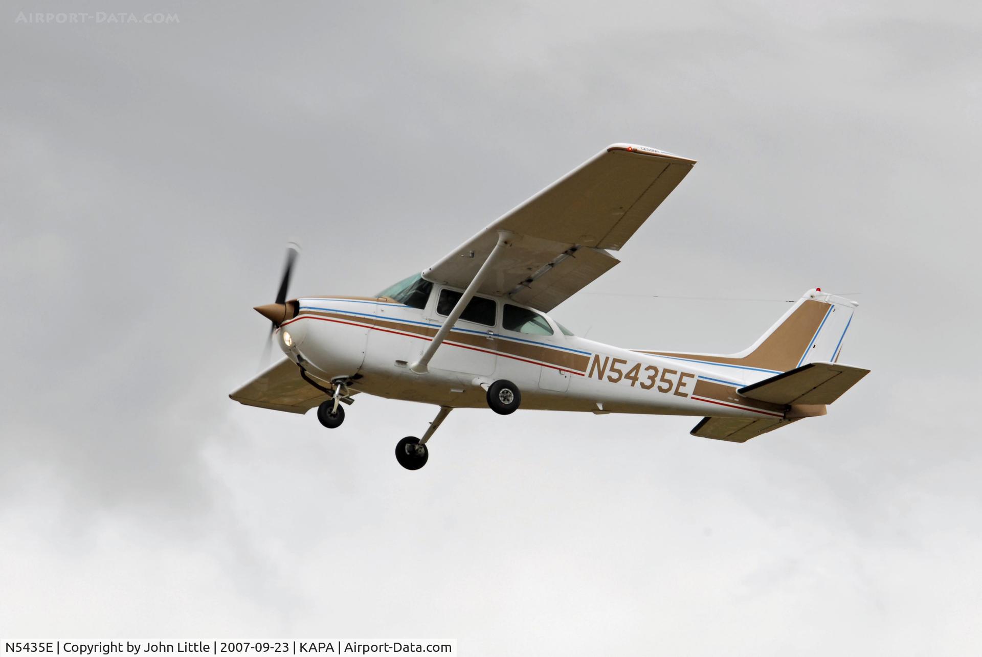 N5435E, 1978 Cessna 172N C/N 17271863, Approach to 17L