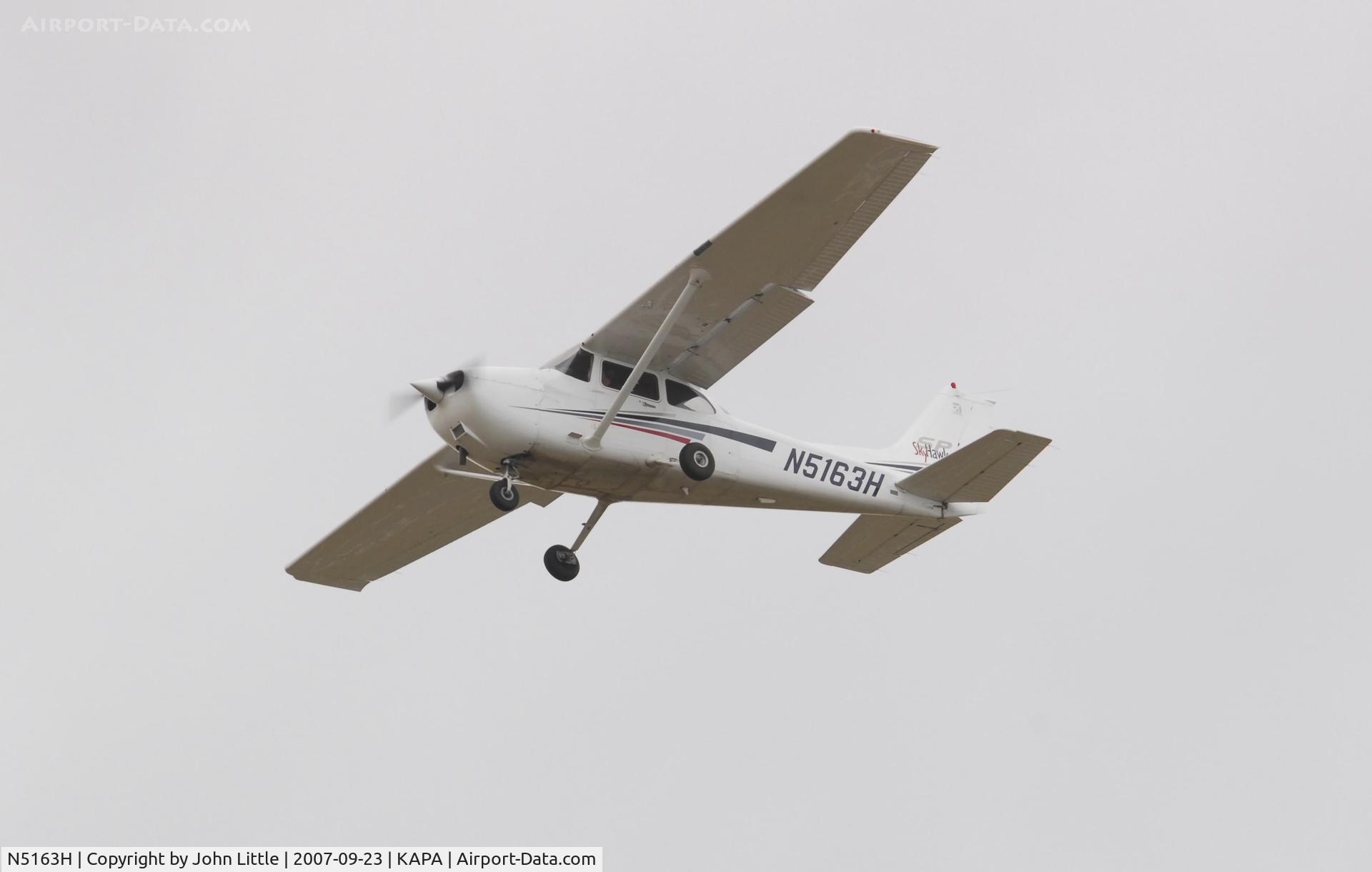 N5163H, 2001 Cessna 172S C/N 172S8933, Approach to 17L