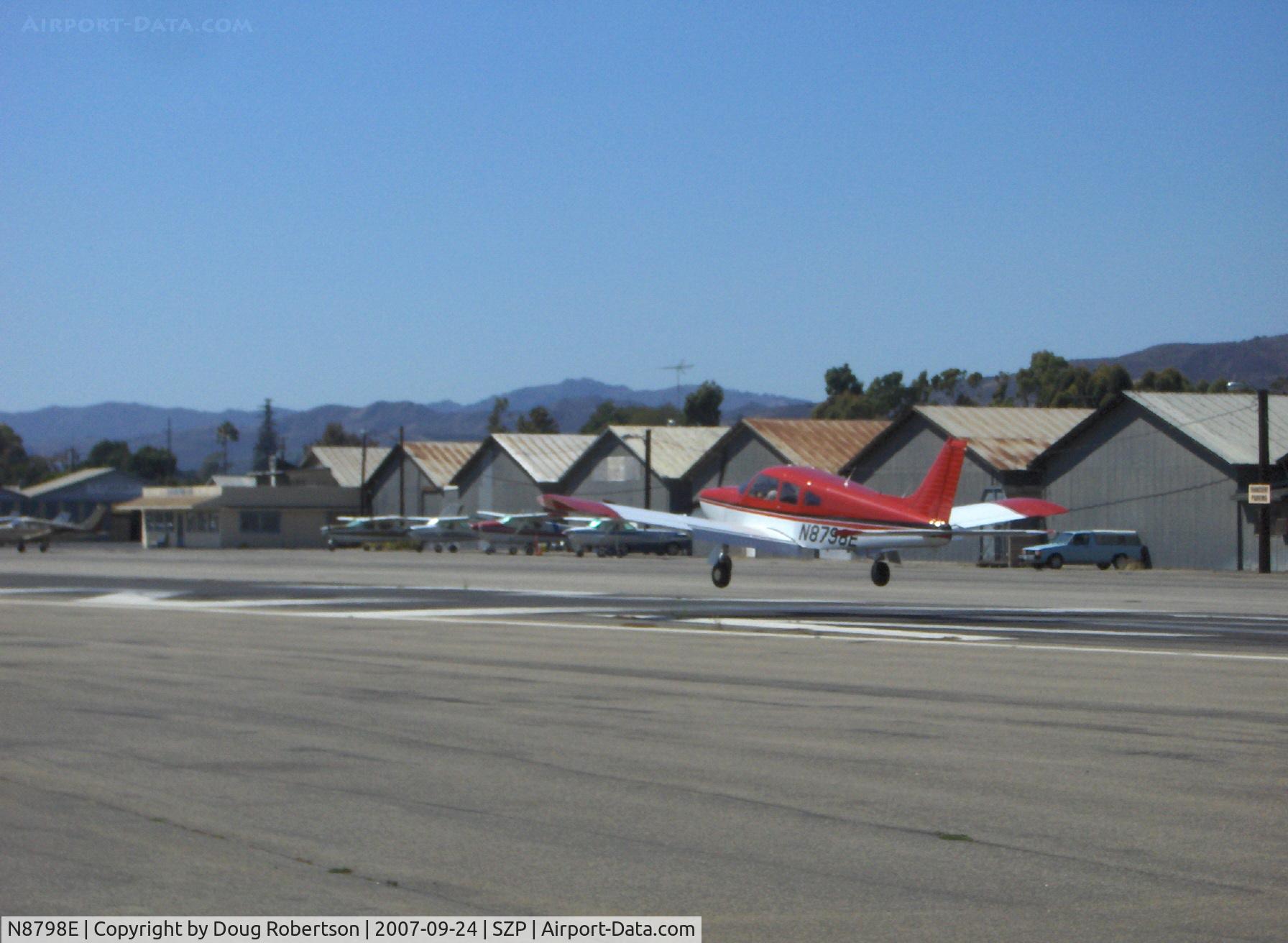 N8798E, 1976 Piper PA-28R-200 Cherokee Arrow II C/N 28R-7635215, 1976 Piper PA-28R-200 ARROW II, Lycoming O&VO-360 200 Hp, landing Rwy 22