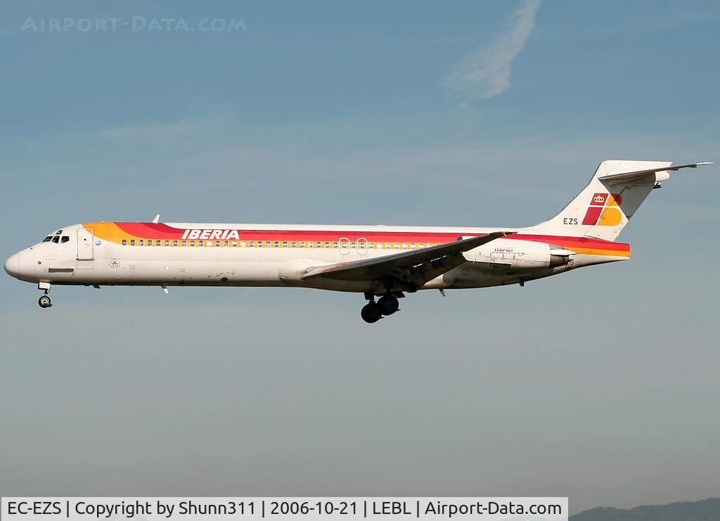 EC-EZS, 1990 McDonnell Douglas MD-87 (DC-9-87) C/N 49843, Landing rwy 25L