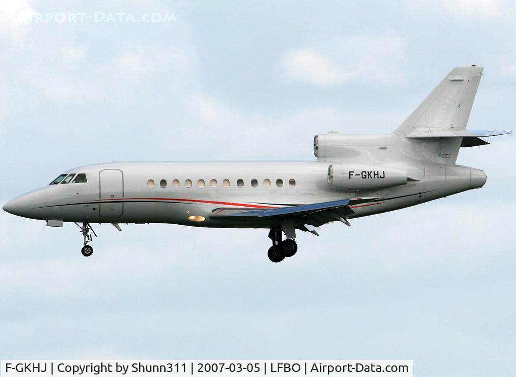 F-GKHJ, 1987 Dassault Falcon 900B C/N 011, Landing rwy 32R with Mr Sarkozy on board...