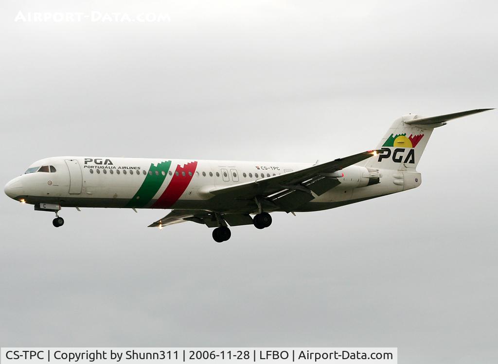 CS-TPC, 1990 Fokker 100 (F-28-0100) C/N 11287, Landing rwy 32L