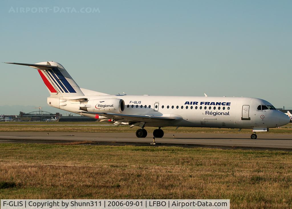 F-GLIS, 1995 Fokker 70 (F-28-0070) C/N 11540, Line up rwy 14L for departure