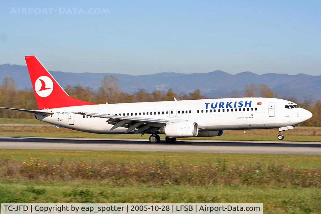 TC-JFD, 1998 Boeing 737-8F2 C/N 29766, landing on rwy 16 arriving from IST