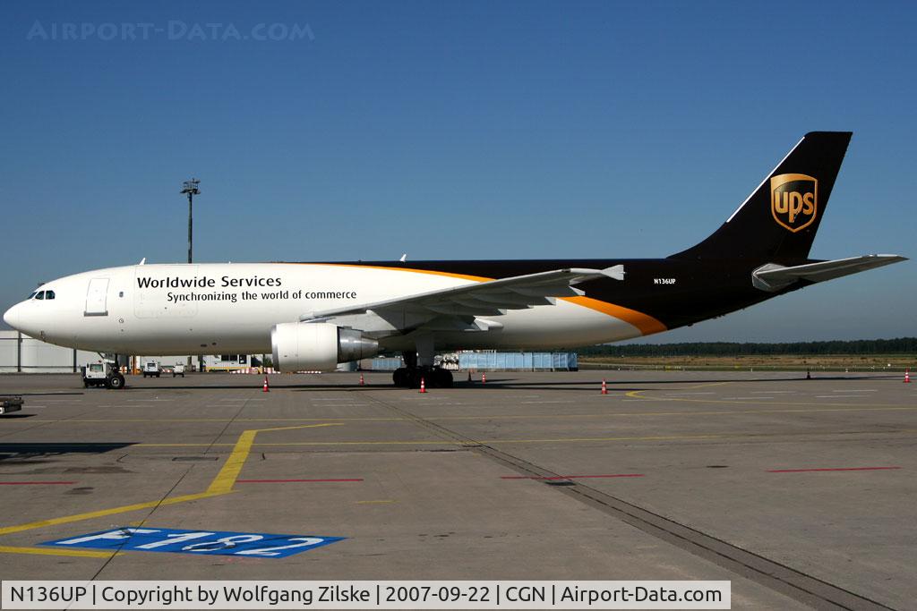 N136UP, 2001 Airbus A300F4-622R C/N 819, visitor