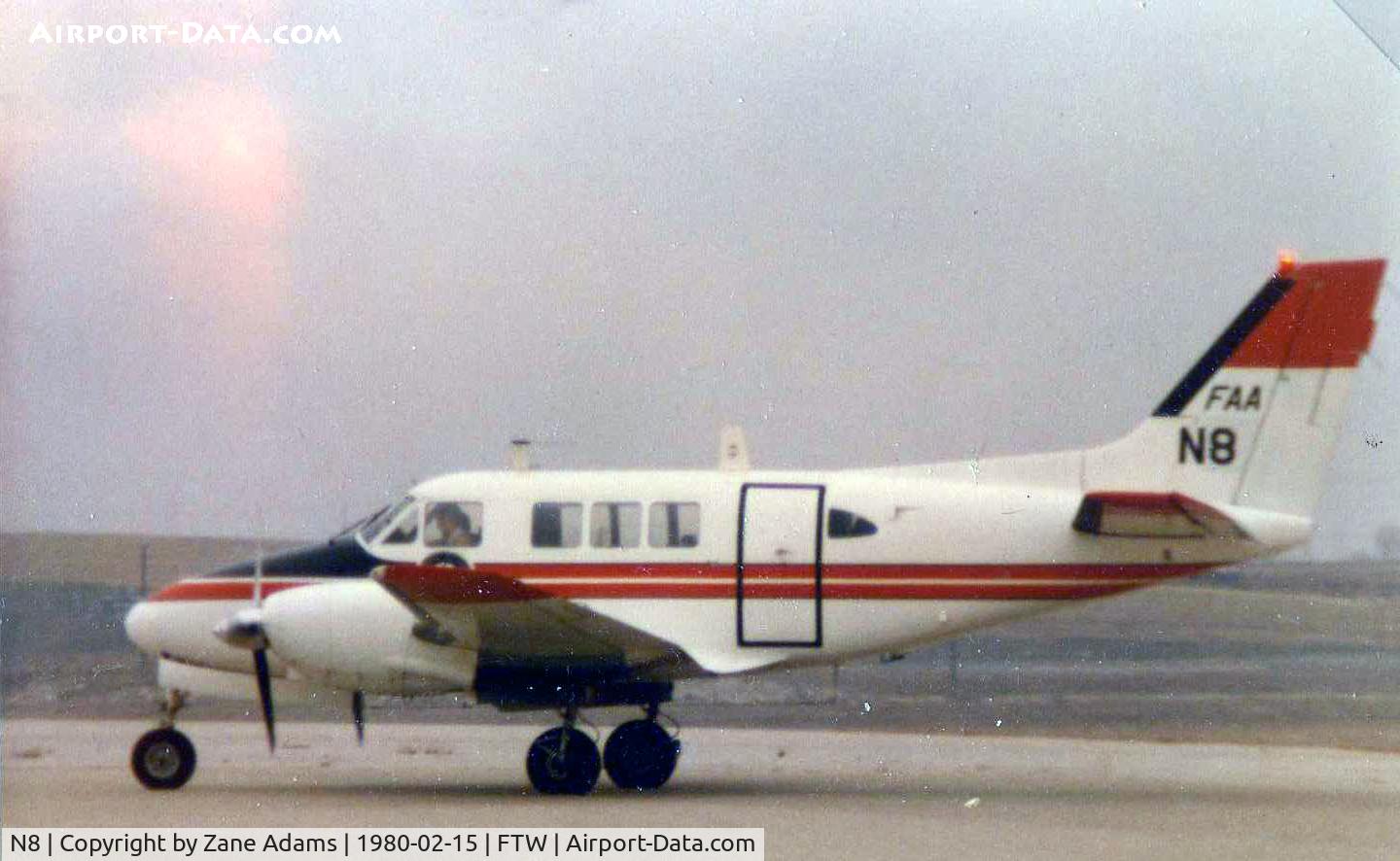 N8, Beech 65-80 Queen Air C/N LD-82, FAA Beechcraft Queen Air