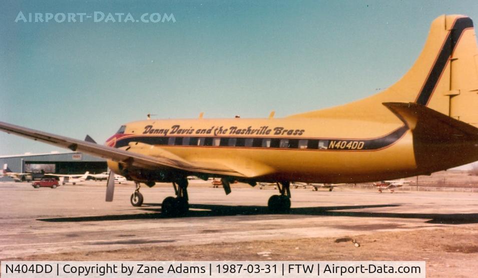 N404DD, 1952 Martin 404 C/N 14132, On the ramp at Meacham Field - Danny Davis and the Nashville Brass paint