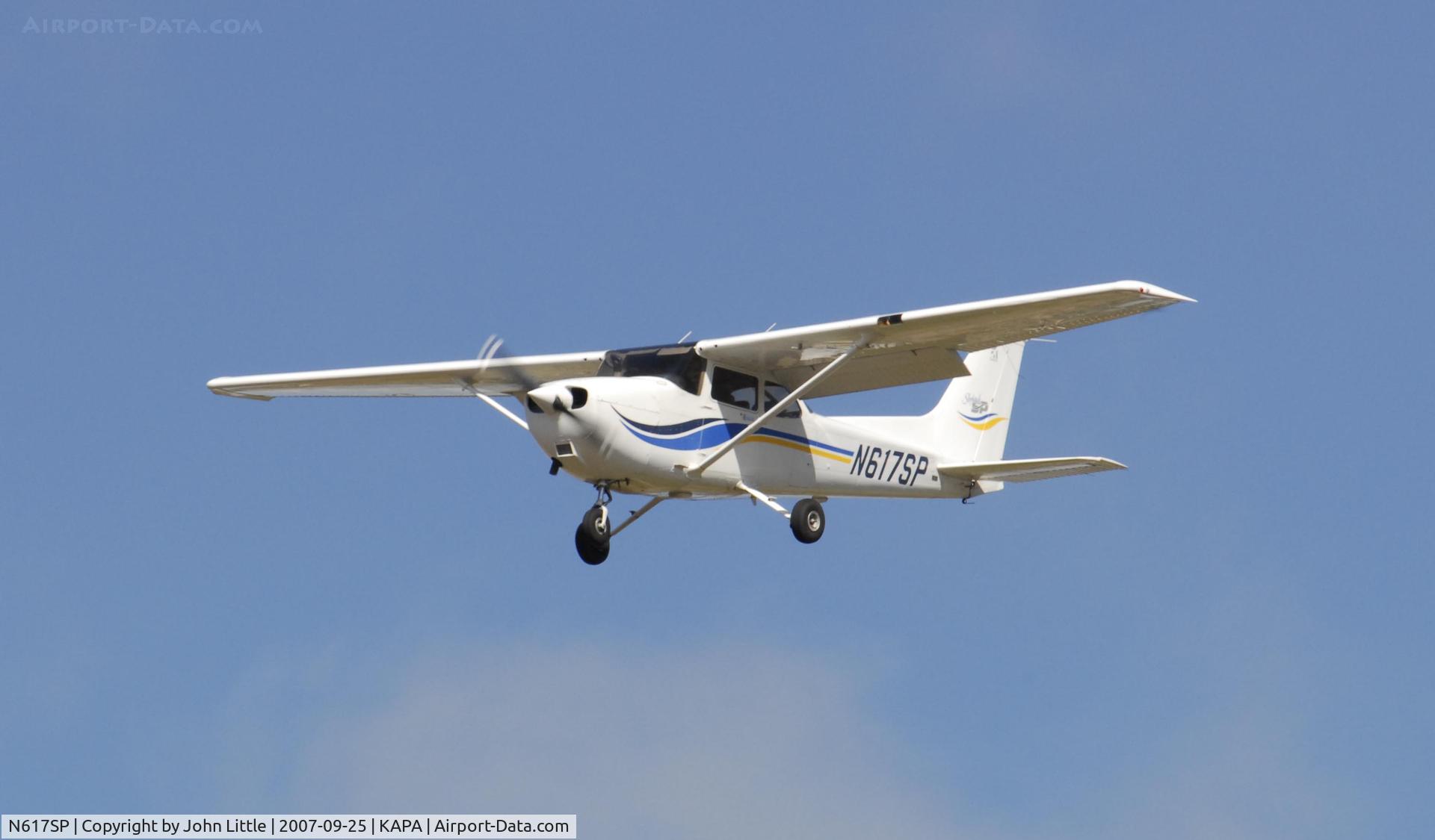 N617SP, 2000 Cessna 172S C/N 172S8606, Approach to 17L
