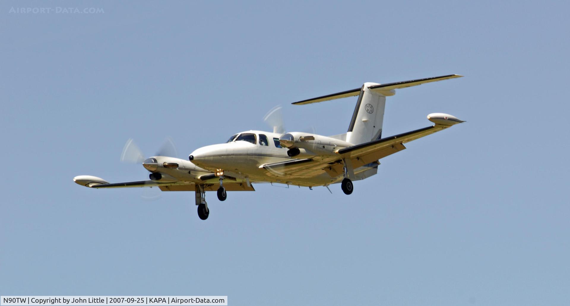 N90TW, 1984 Piper PA-42-720 Cheyenne III C/N 42-5501013, Approach to 17L