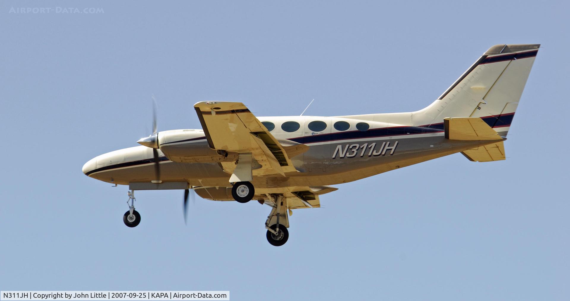 N311JH, 1980 Cessna 421C Golden Eagle C/N 421C0814, Approach to 17L