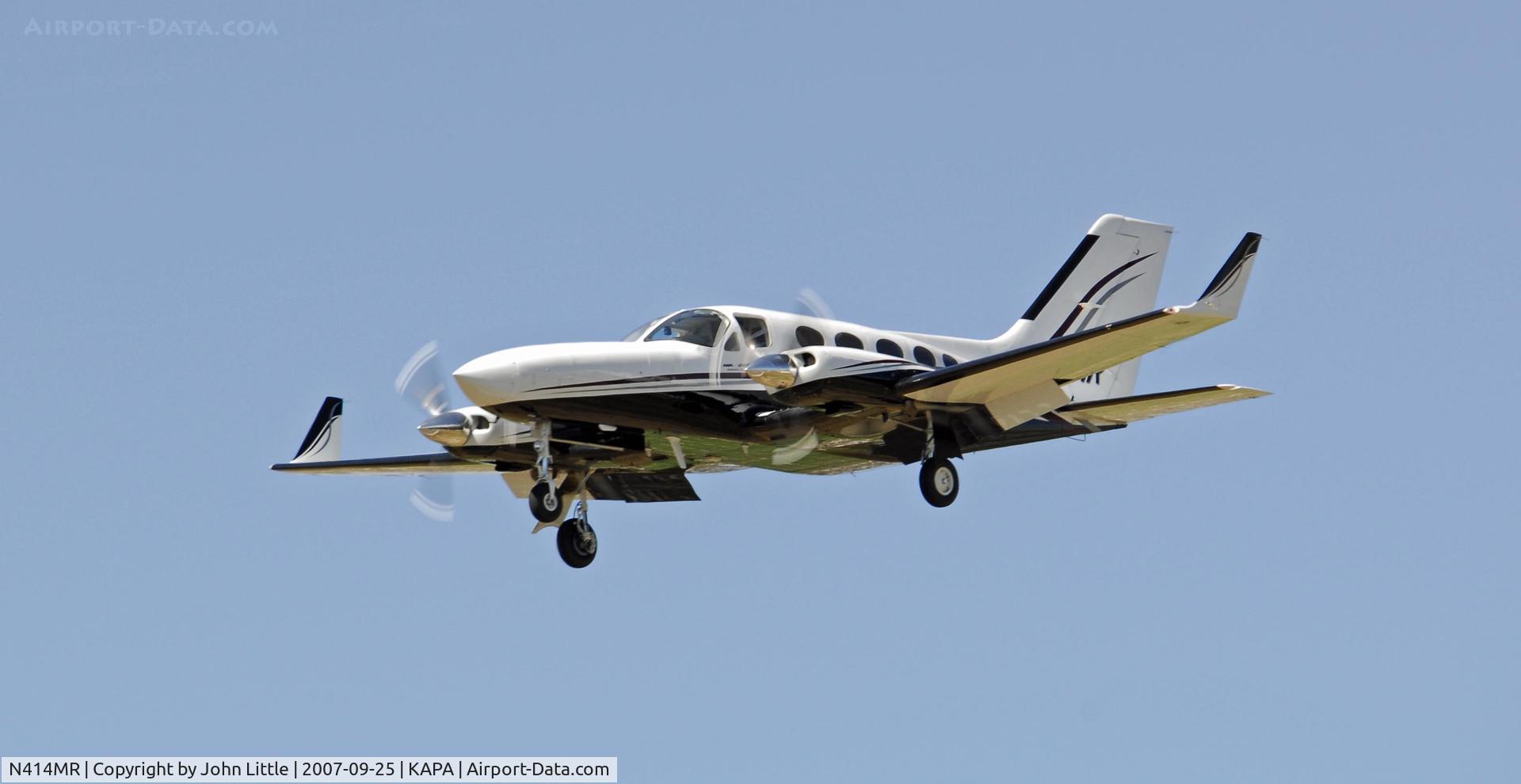 N414MR, 1980 Cessna 414A Chancellor C/N 414A-0473, Approach to 17L