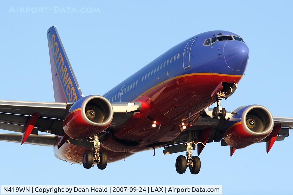 N419WN, 2001 Boeing 737-7H4 C/N 29824, Southwest Airlines N419WN (FLT SWA849) from Chicago Midway (KMDW) on short-final to RWY 24R.