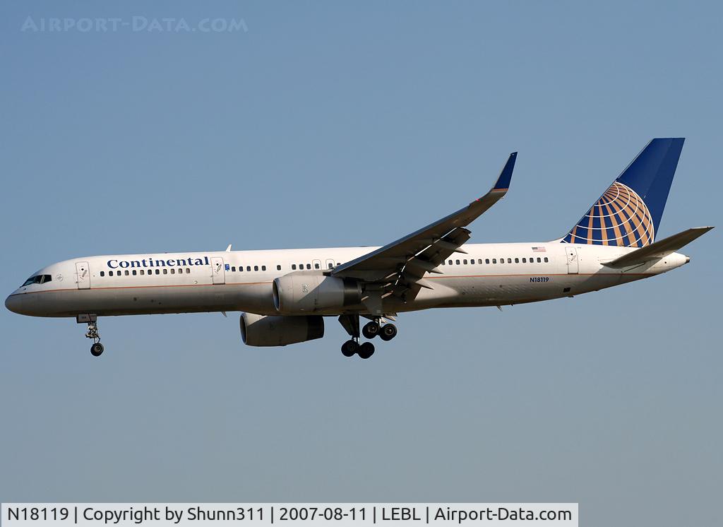 N18119, 1997 Boeing 757-224 C/N 27561, Landing rwy 25L