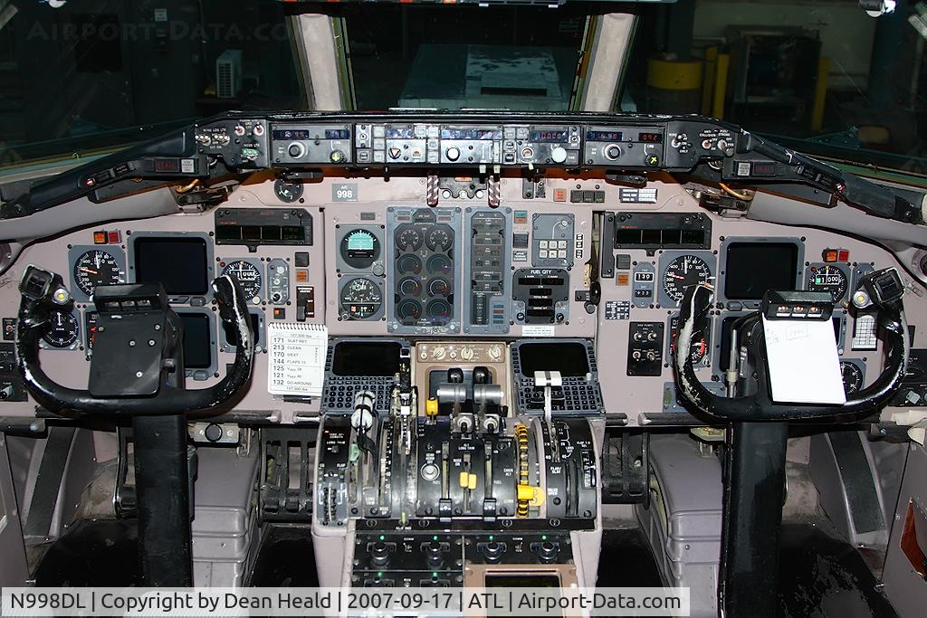 N998DL, 1992 McDonnell Douglas MD-88 C/N 53370, Cockpit of N998DL, taken after arrival to Atlanta from Newport News - KPHF (FLT DL1063).