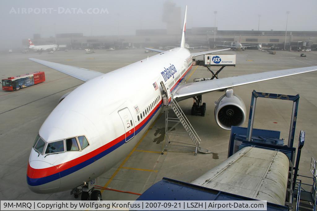 9M-MRQ, 2002 Boeing 777-2H6/ER C/N 28422, beeing serviced prior to Departure