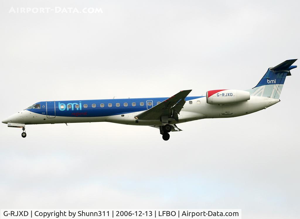 G-RJXD, 2000 Embraer EMB-145EP (ERJ-145EP) C/N 145207, Landing rwy 32L