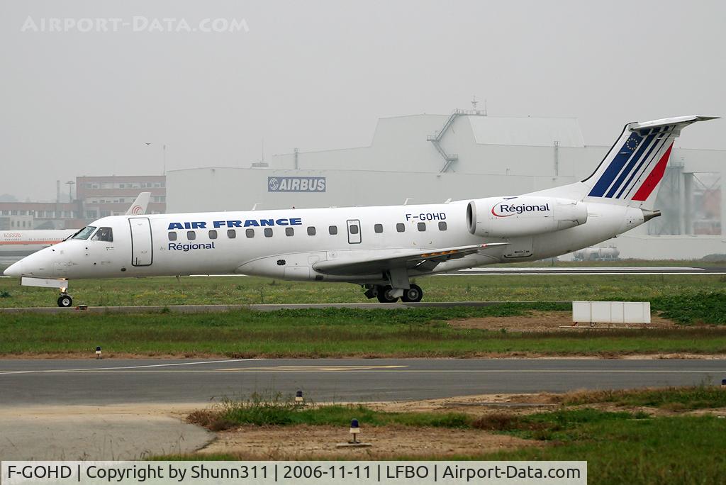 F-GOHD, 2000 Embraer ERJ-135ER (EMB-135ER) C/N 145252, Taxiing to line up rwy 32R for departure