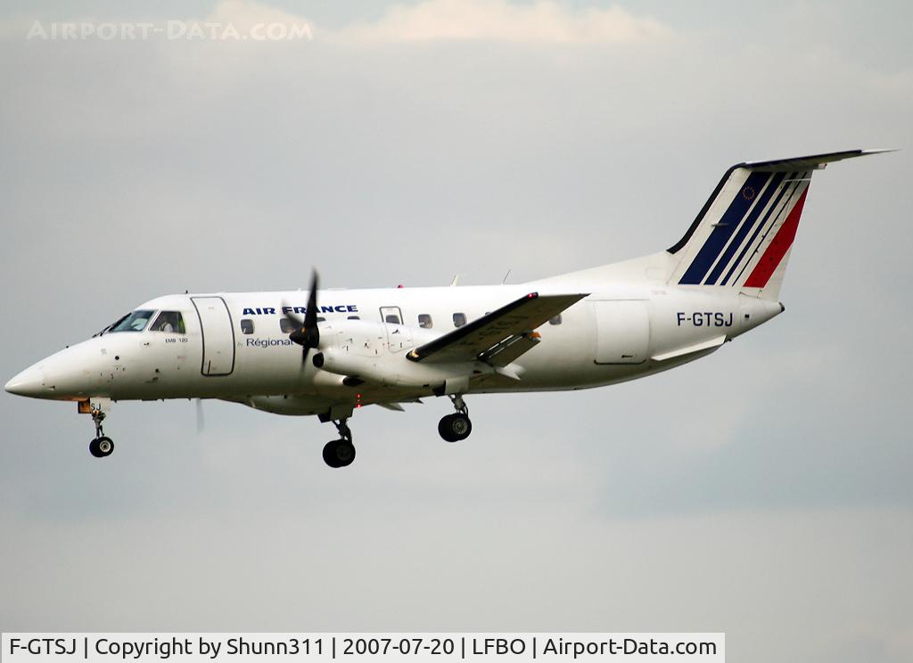 F-GTSJ, 1990 Embraer EMB-120 Brasilia C/N 120176, Landing rwy 32R