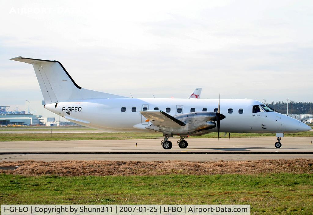 F-GFEO, 1987 Embraer EMB-120ER Brasilia C/N 120062, Taxiing to the Latecoere Aeroservice facility
