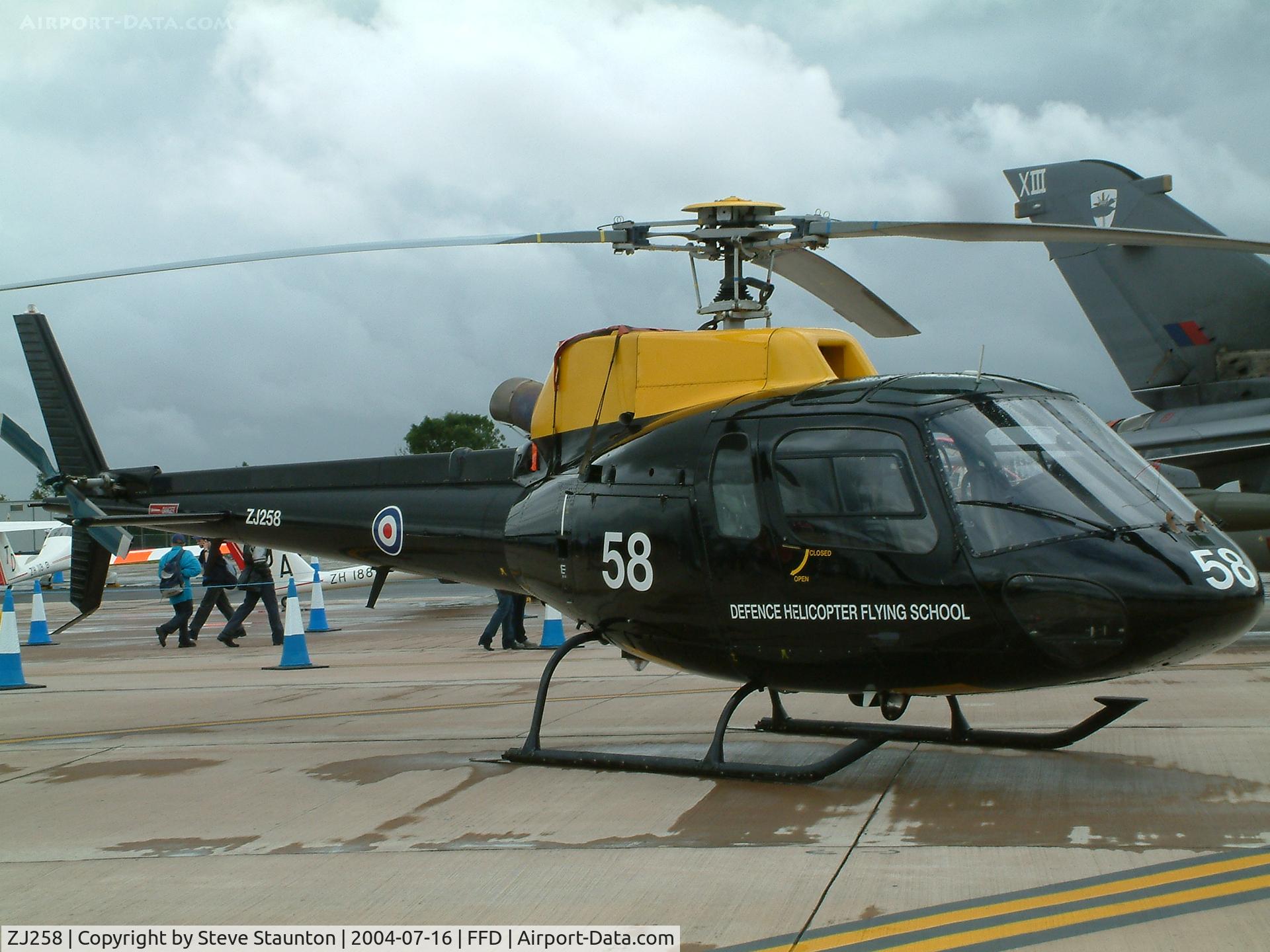 ZJ258, 1997 Eurocopter AS-350BB Squirrel HT1 Ecureuil C/N 2975, Royal International Air Tattoo 2004