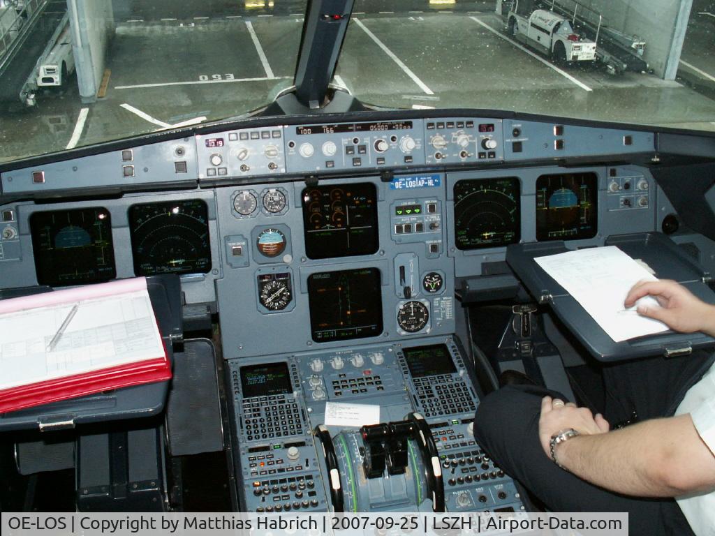 OE-LOS, 2001 Airbus A321-231 C/N 1487, cockpit view
