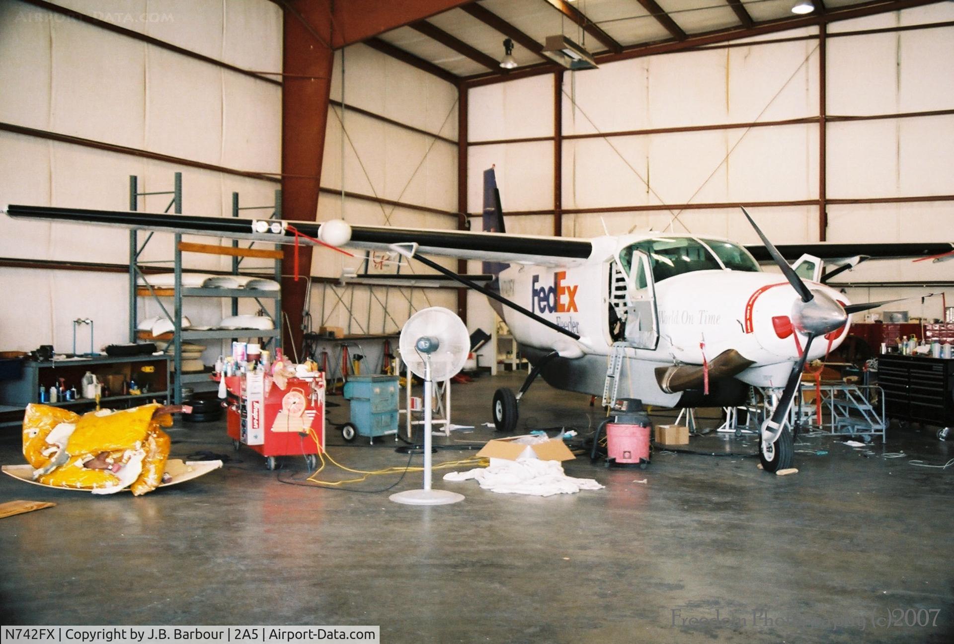N742FX, 1995 Cessna 208B C/N 208B0489, Getting some minor repairs takeb care of