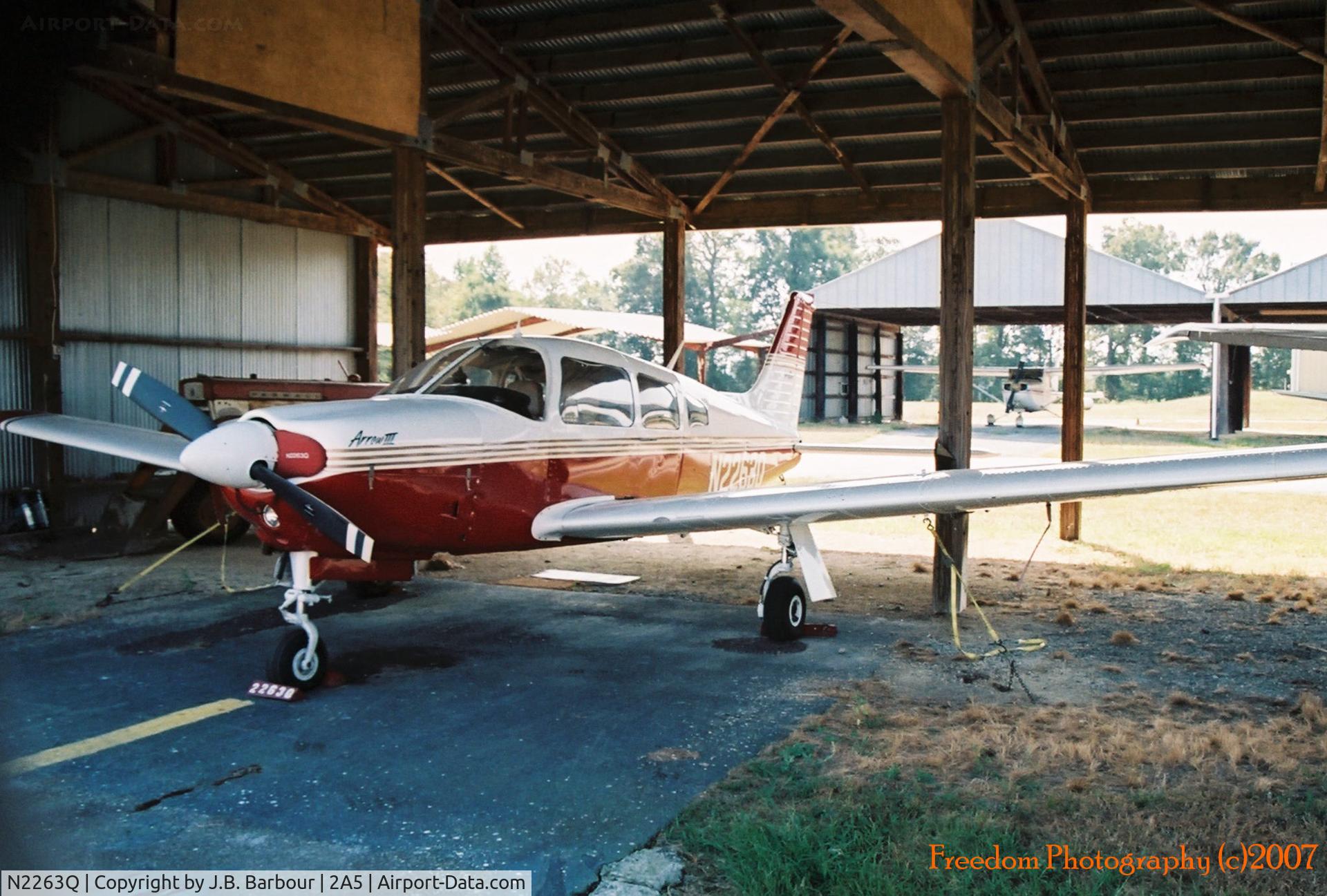 N2263Q, 1977 Piper PA-28R-201 Cherokee Arrow III C/N 28R-7737030, Nice color sceme