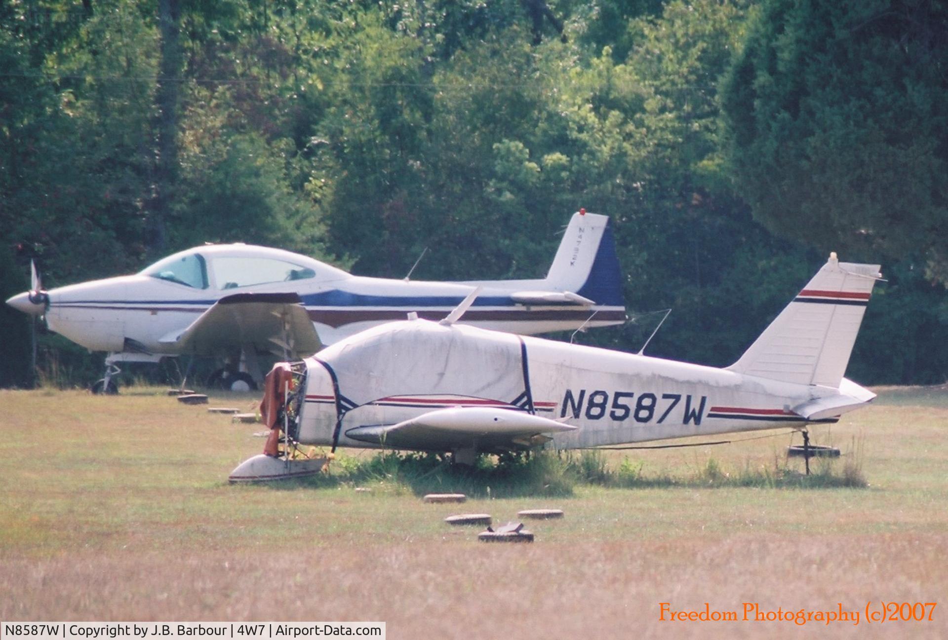 N8587W, 1963 Piper PA-28-235 C/N 28-10099, Down for the count
