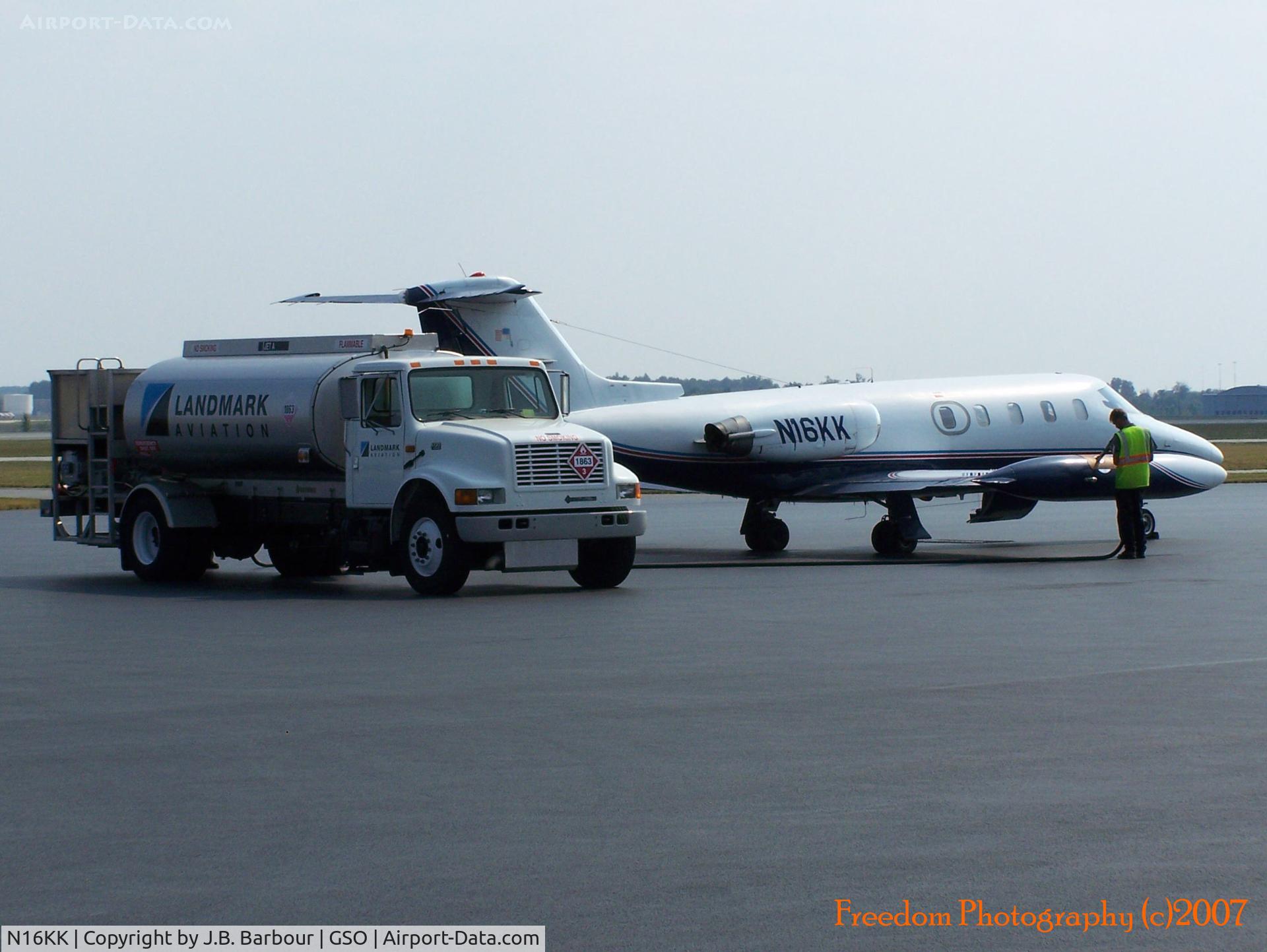 N16KK, 1970 Gates Learjet 25B C/N 174, It's not Diet Coke he's putting in there but it will still do the trick