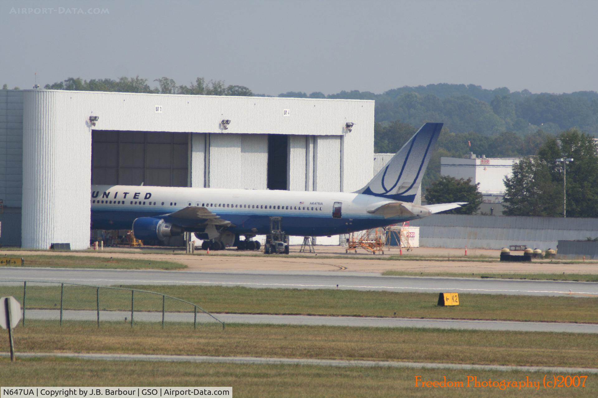 N647UA, 1992 Boeing 767-322 C/N 25284, In for the monthly's I guess