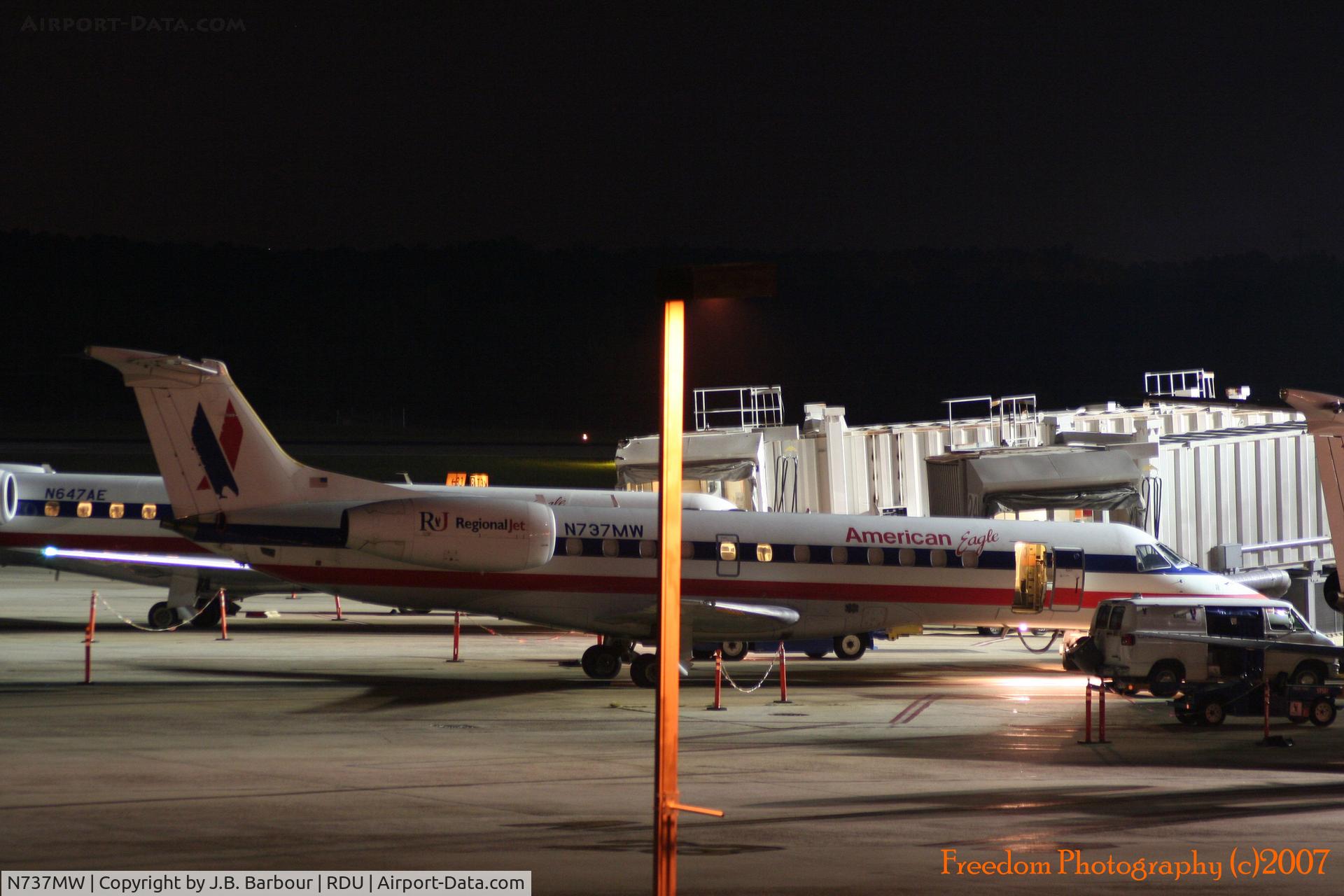 N737MW, 2001 Embraer ERJ-135LR (EMB-135LR) C/N 145396, Sitting out under the stars