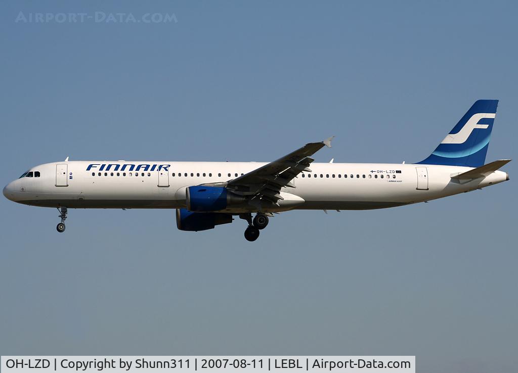 OH-LZD, 2000 Airbus A321-211 C/N 1241, Landing rwy 25R