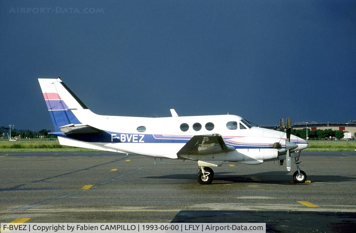 F-BVEZ, 1974 Beech C90 King Air C/N LJ-628, LJ-628