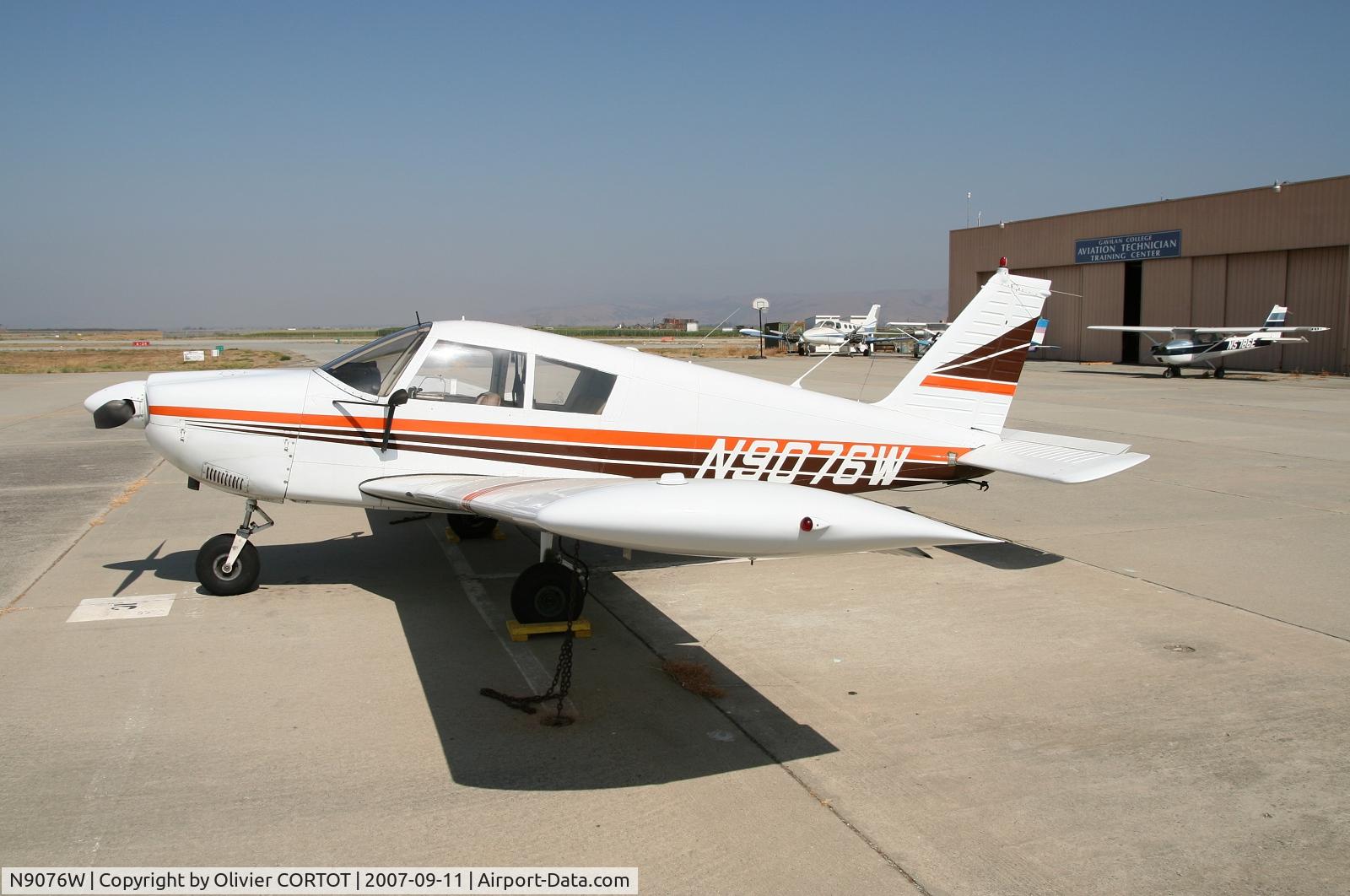 N9076W, 1965 Piper PA-28-235 Cherokee B C/N 28-10676, photo taken in Sep 2007, Hollister airfield