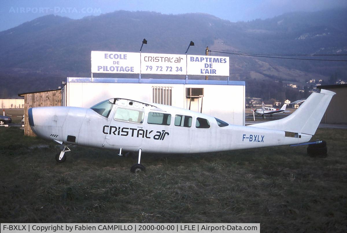 F-BXLX, Cessna 207 C/N 20700290, Challes les Eaux