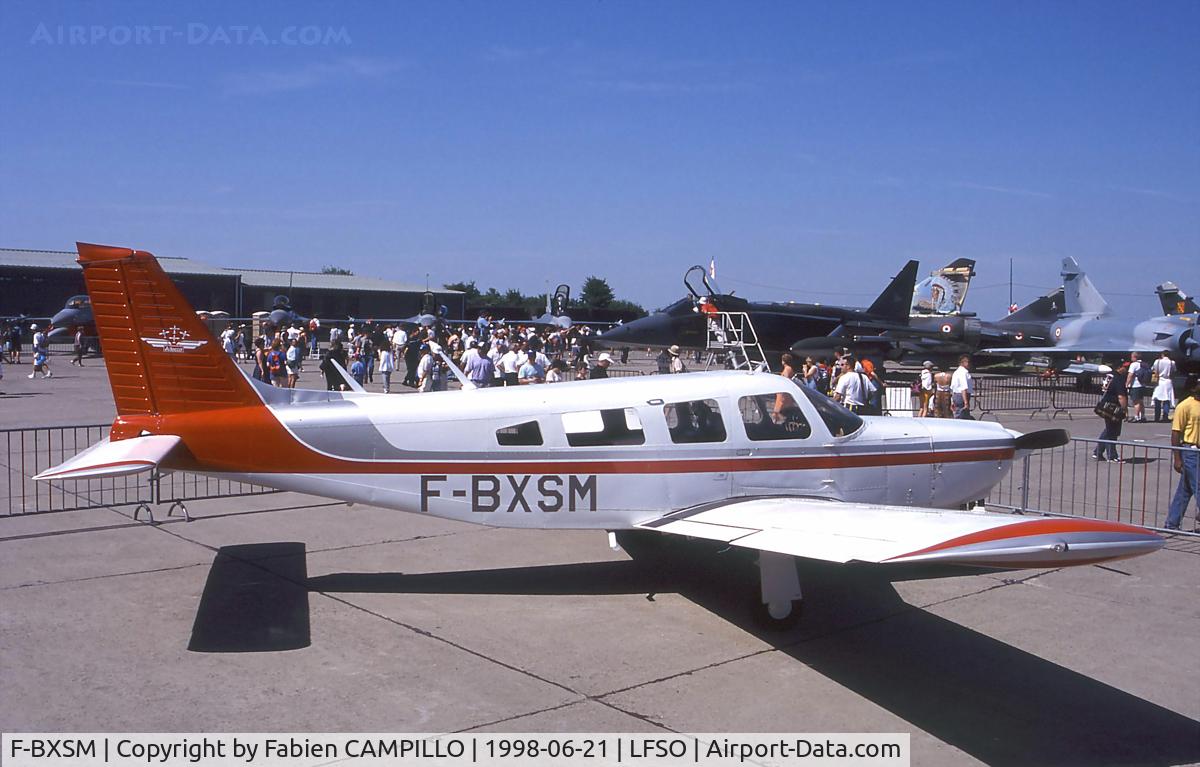 F-BXSM, 1980 Piper PA-32R-300 Cherokee Lance Cherokee Lance C/N 32R7680156, Adecco