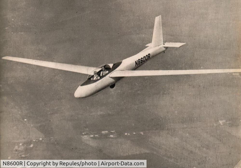 N8600R, 1962 Schweizer SGS 2-32 C/N 1, Hungarian news arhiv photo / Repules 1963.marcius