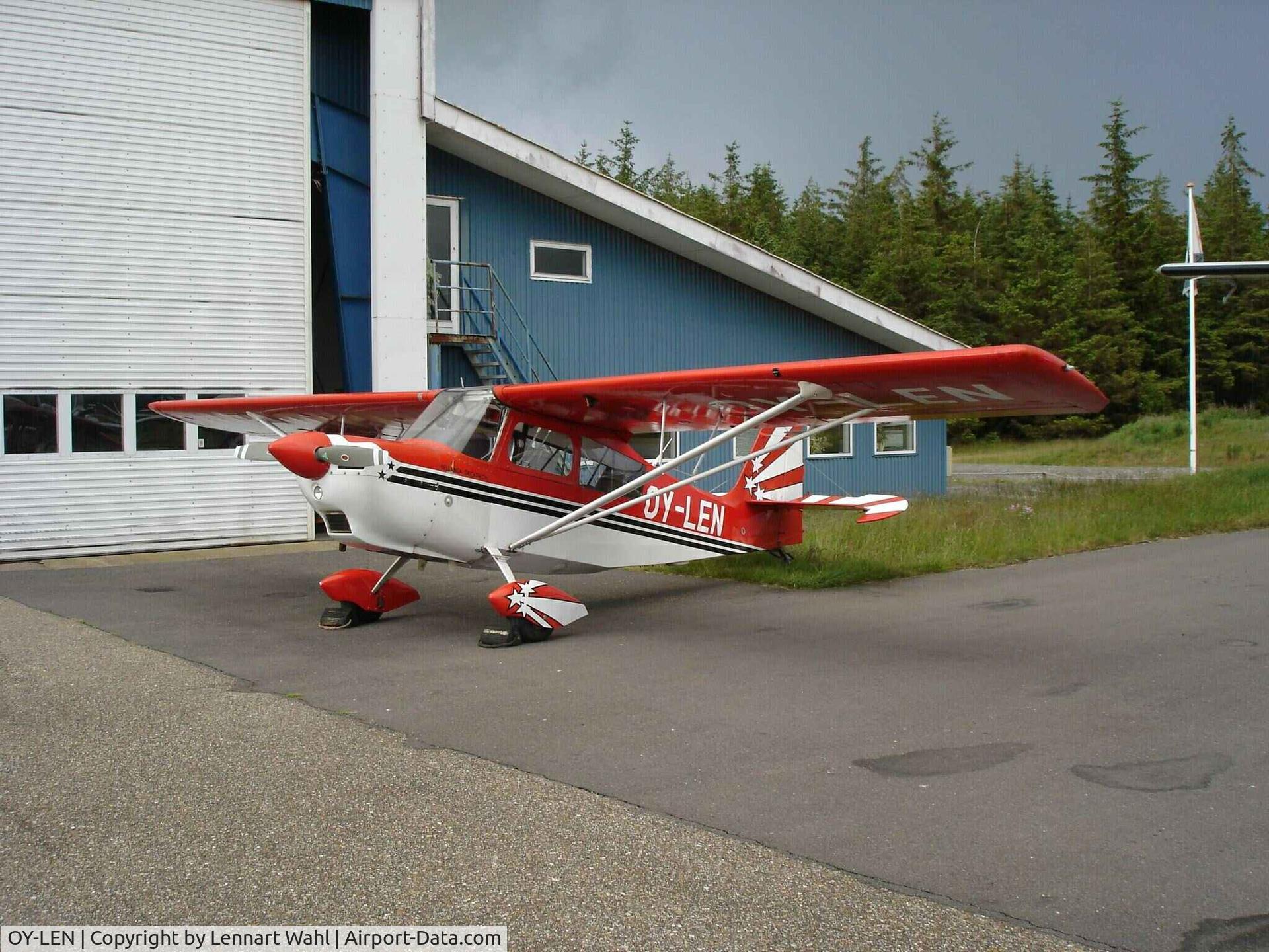 OY-LEN, 1977 Bellanca 7GCAA C/N 346-77, At hangar